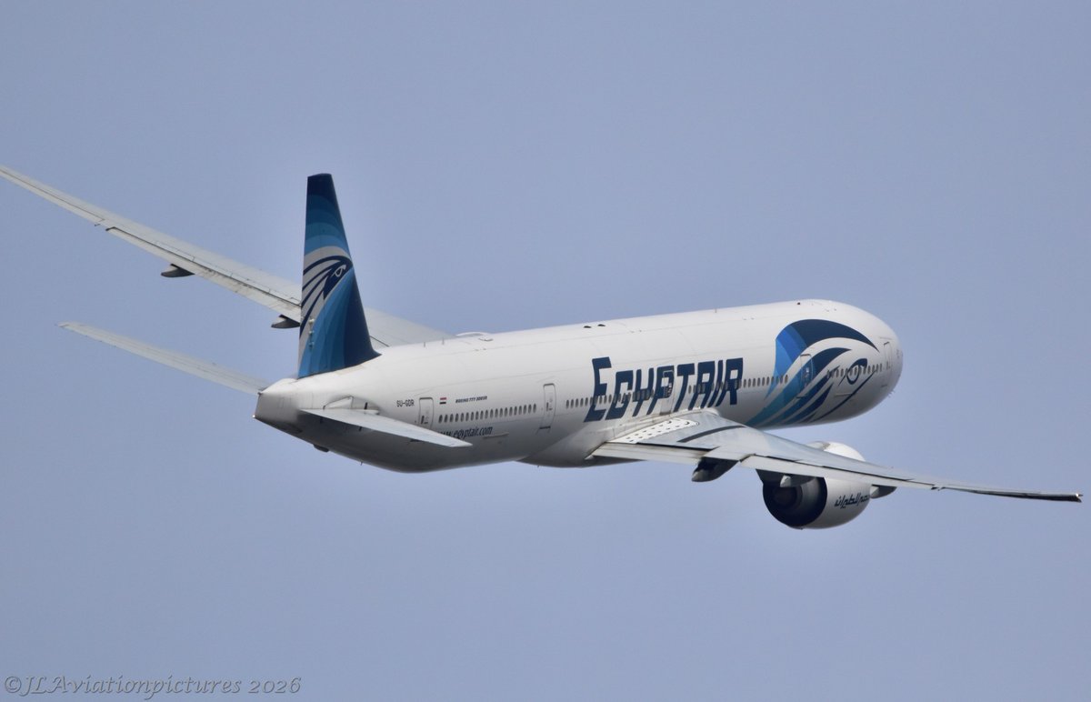 JorgenLammens's tweet image. Just updated my web with 2 albums #spotting @HeathrowAirport 
Find out on jlaviationpictures.weebly.com 
#avgeeks #planespotting #planespotter #heathrowspotter #LHR #aviation