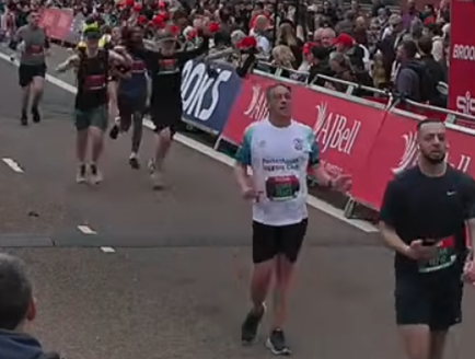 AmberleySecure's tweet photo. How was your long weekend?

I ran in the Great Birmingham Run 10K, with my good lady wife, and we're already signed up for next year. https://t.co/YTr3WIXgDm