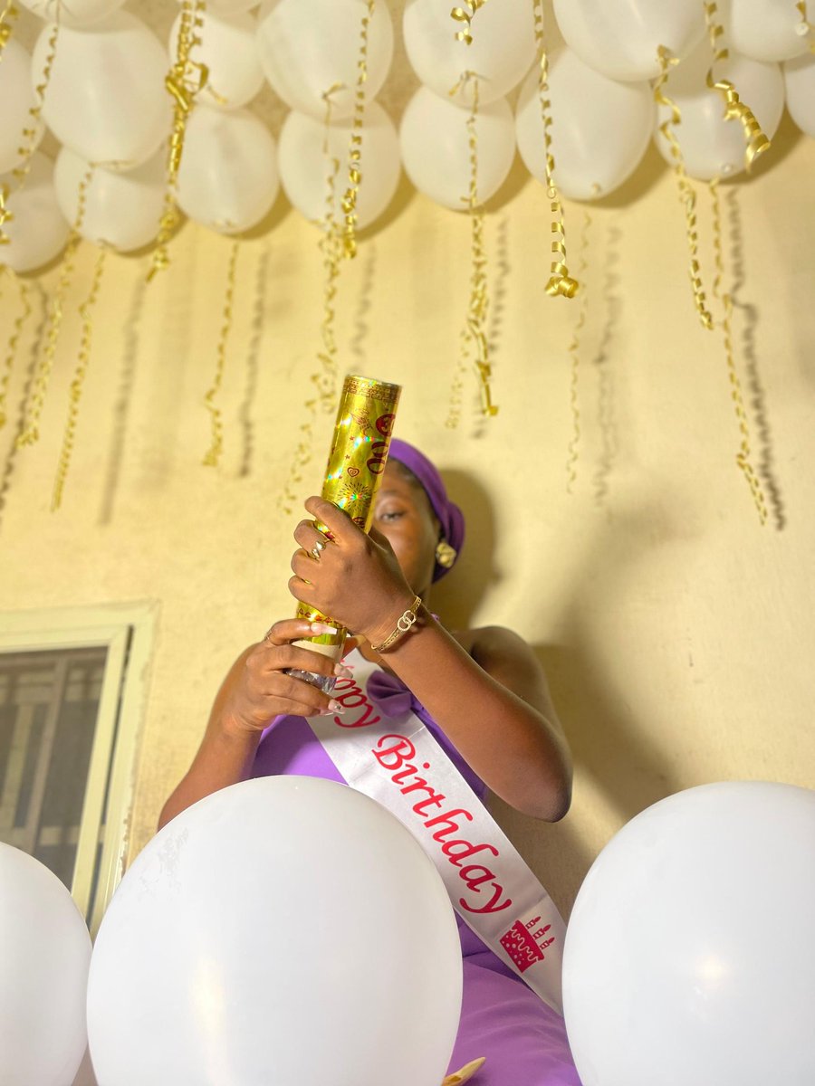 Hikmahcodes's tweet photo. I can finally complain about seeing X-rated videos.

I didn't get balloons last year, so this is for the minor and major age, cheers to a jail-able age.

Time to use Mexc ridiculously and let's get this new chapter started.

Happy birthday to meee 🎂🎉 https://t.co/jrgRcrPAZI