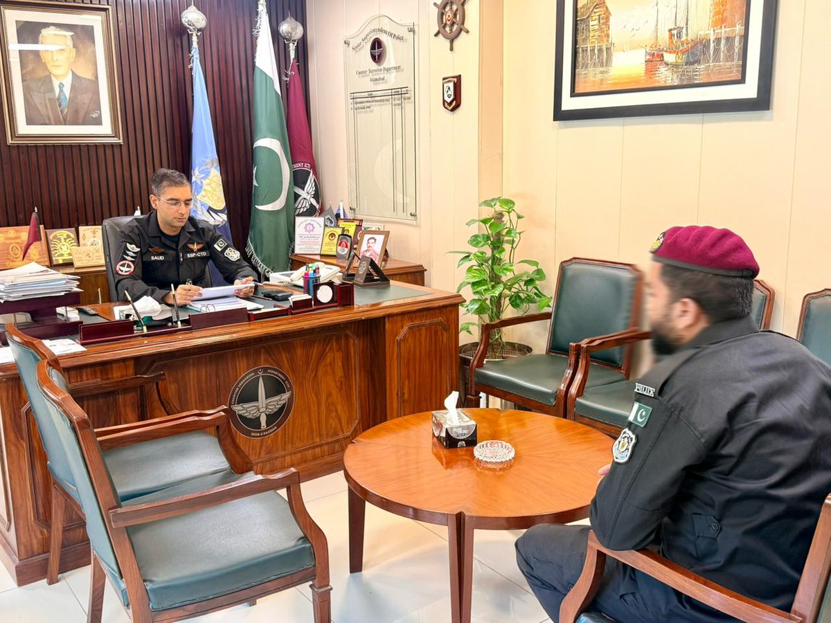ICT_Police's tweet image. ایس ایس پی سی ٹی ڈی سعود خان کا پولیس افسران کے ذاتی و محکمانہ مسائل کے بروقت حل کے لئے آرڈرلی روم کا انعقاد۔

 آرڈرلی روم کے انعقاد کا مقصد پولیس افسران کی ویلفئیر اور ان کے مسائل کو ترجیحی بنیادوں پر حل کرنے کے ساتھ ان کے مورال کو بلند کرنا ہے۔

#WeRIslamabadPolice #Islamabad