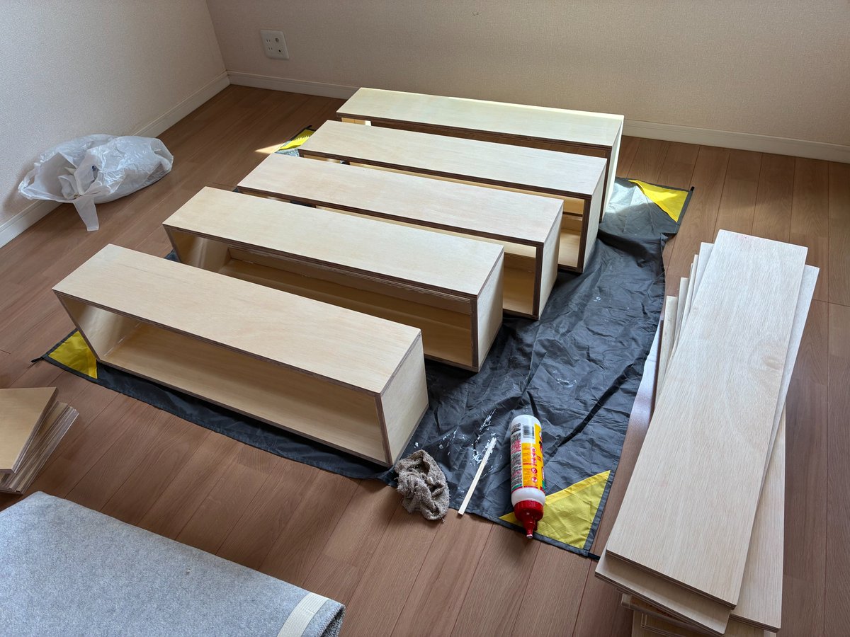 暇なので本棚を自作しました。これまでの人生の中で本棚は何度か作っ
