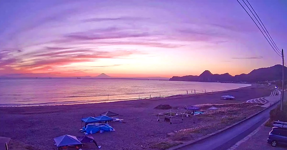 biwa_cha's tweet photo. 今日も一日お疲れ様でした☺️

一日の終わりのマジックアワーが始まります🌅 https://t.co/QDdQBJzTvn