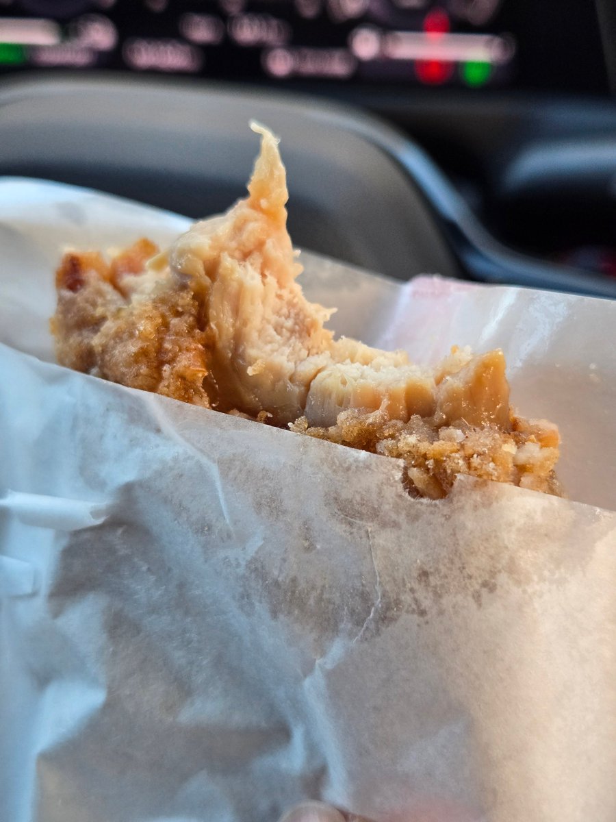 Chicken_Cooker's tweet photo. 飲み込んだあとに気づいた、悲劇が起きている https://t.co/NnFXVHr8ND