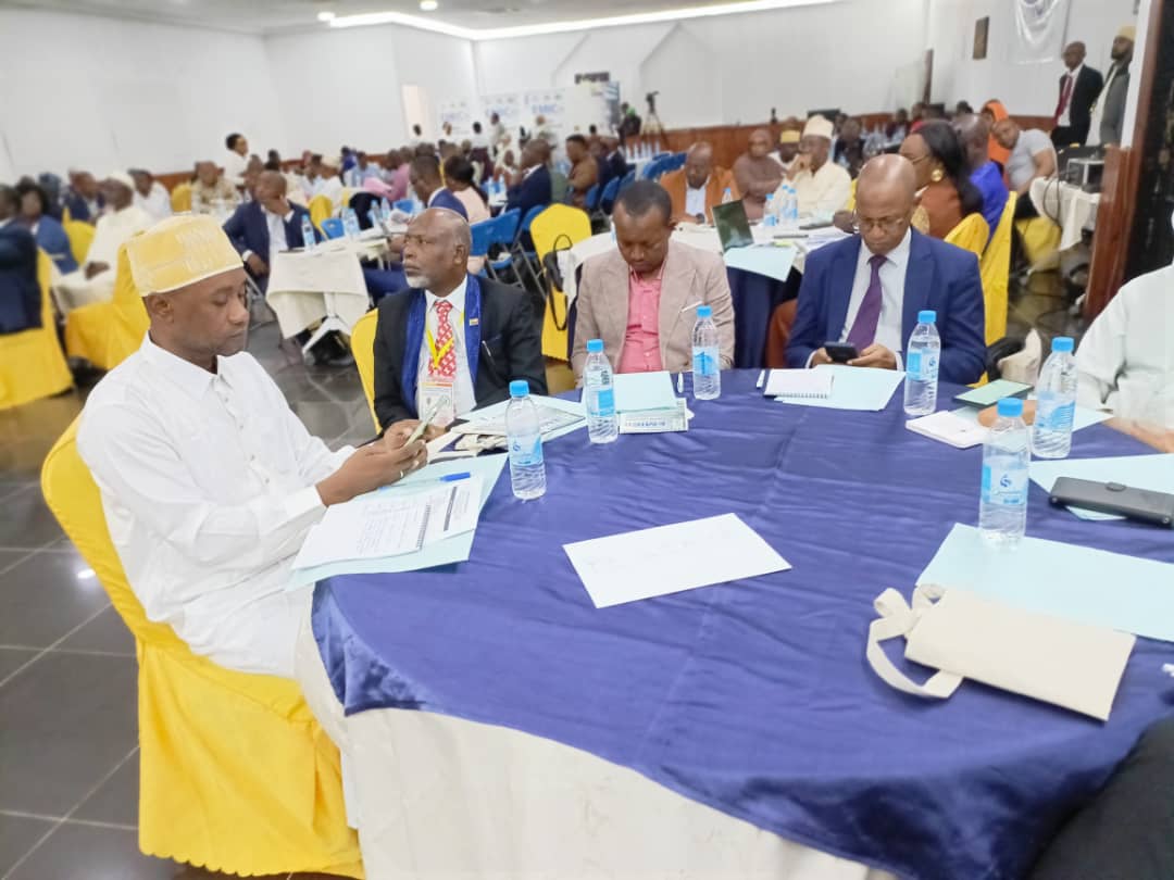 CNC_BURUNDI's tweet photo. Le @CNC_BURUNDI est représenté au colloque international sur l'éducation aux médias, à l'information et la citoyenneté numérique qui réunit les régulateurs africains à Moroni en Union des Comores. https://t.co/Di9Hau6Zoj