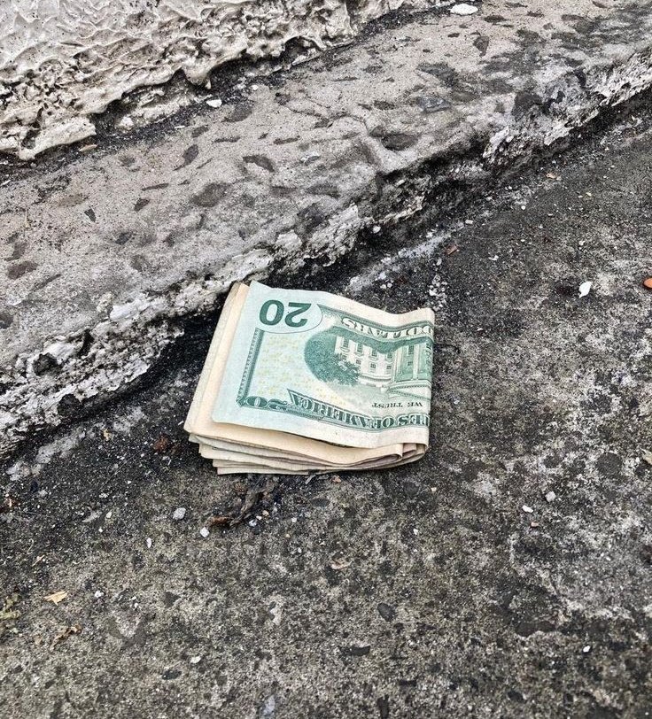 spiritualwibe's tweet photo. Unexpected money  is coming. 💸 https://t.co/fsghR6nKe6