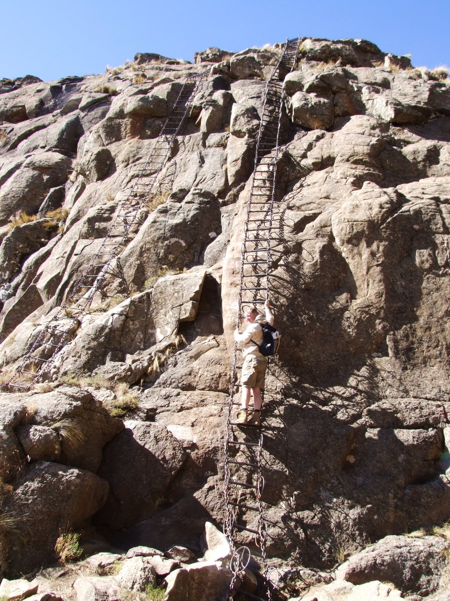 SafariKZNMark's tweet image. That's me on the chain ladder, a ladder too far ... Are you ready to reach new heights when on your travels? Talk to us &amp;amp; lets get you there. Lets start planning today #traveltuesday #Holidays #safari #kwazulunatal #southafrica #drakensbergmountains