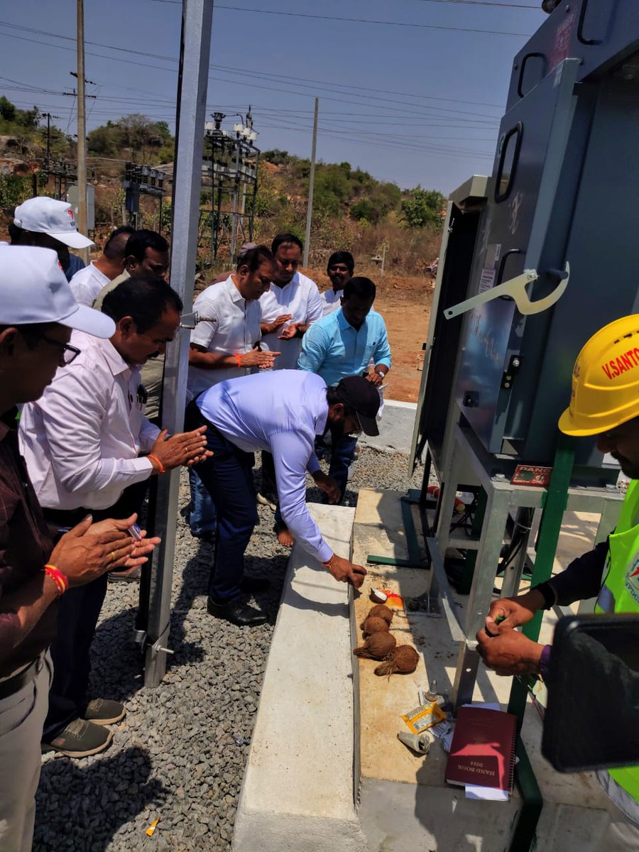 TG_NPDCL's tweet photo. ⚡TGNPDCL - Nizmabad

🌞 Hon'ble CMD, TG NPDCL Inspects 0.8 MW Solar Plant at Jakranpally SS, Nizamabad

📍 Nizamabad, May 05, 2026: Hon'ble Chairman & Managing Director, TG NPDCL, Sri K. Varun Reddy, IAS, Warangal, today inspected the 0.8 MW (AC) capacity ground-mounted Solar Photovoltaic Plant at 33/11 kV Jakranpally Substation, Dichpally Division, Nizamabad District.

📅 The solar plant was successfully technically commissioned & charged on April 11, 2026.

🔍 During the inspection, the Hon'ble CMD reviewed plant operations and instructed officials to ensure uninterrupted power generation ✅

⚙️ Salient Features:
🔹 Solar PV Panels ☀️
🔹 On-Grid Inverter 🔌
🔹 Module Mounting Structures 🏗️
🔹 Step-up Transformer ⚡
🔹 VCB ⚙️
🔹 HT Metering 📊
🔹 LT Cable up to LV Bus 🔗
💰 Project Cost: ₹281 Lakhs

🔆 Key Benefits:
1️⃣ First Solar Plant commissioned by TG NPDCL in Nizamabad Circle
2️⃣ ⚡ Emergency Support – Can extend supply to town feeders
3️⃣ 🌿 Green Energy – Pollution-free power generation
4️⃣ 🔌 Grid Support – Adds approx. 43 Amps load to the grid
#TGNPDCL #SolarPower ☀️ #GreenEnergy 🌱 #Sustainability ♻️ #Nizamabad #EnergyTransition ⚡