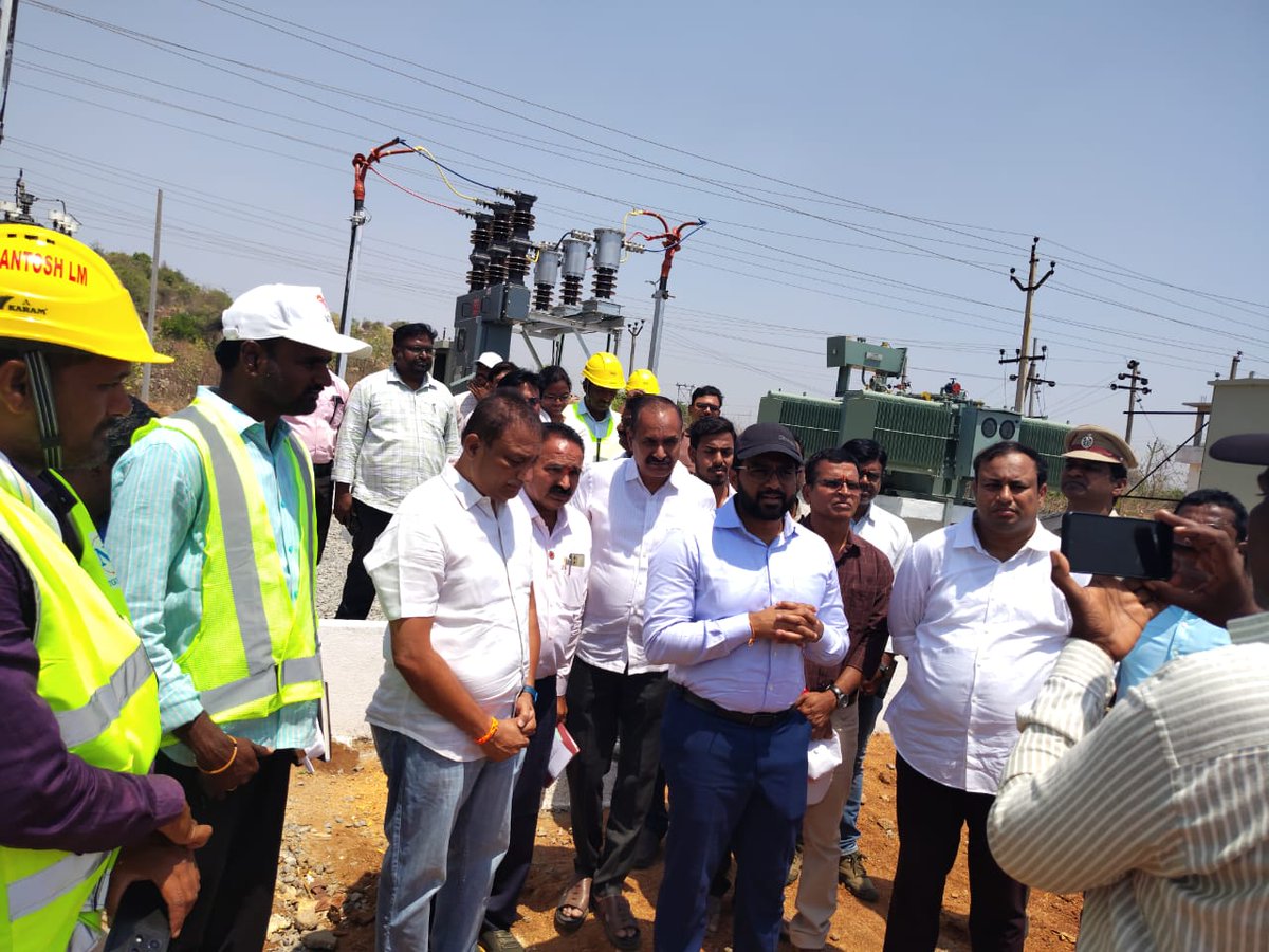 TG_NPDCL's tweet photo. ⚡TGNPDCL - Nizmabad

🌞 Hon'ble CMD, TG NPDCL Inspects 0.8 MW Solar Plant at Jakranpally SS, Nizamabad

📍 Nizamabad, May 05, 2026: Hon'ble Chairman & Managing Director, TG NPDCL, Sri K. Varun Reddy, IAS, Warangal, today inspected the 0.8 MW (AC) capacity ground-mounted Solar Photovoltaic Plant at 33/11 kV Jakranpally Substation, Dichpally Division, Nizamabad District.

📅 The solar plant was successfully technically commissioned & charged on April 11, 2026.

🔍 During the inspection, the Hon'ble CMD reviewed plant operations and instructed officials to ensure uninterrupted power generation ✅

⚙️ Salient Features:
🔹 Solar PV Panels ☀️
🔹 On-Grid Inverter 🔌
🔹 Module Mounting Structures 🏗️
🔹 Step-up Transformer ⚡
🔹 VCB ⚙️
🔹 HT Metering 📊
🔹 LT Cable up to LV Bus 🔗
💰 Project Cost: ₹281 Lakhs

🔆 Key Benefits:
1️⃣ First Solar Plant commissioned by TG NPDCL in Nizamabad Circle
2️⃣ ⚡ Emergency Support – Can extend supply to town feeders
3️⃣ 🌿 Green Energy – Pollution-free power generation
4️⃣ 🔌 Grid Support – Adds approx. 43 Amps load to the grid
#TGNPDCL #SolarPower ☀️ #GreenEnergy 🌱 #Sustainability ♻️ #Nizamabad #EnergyTransition ⚡