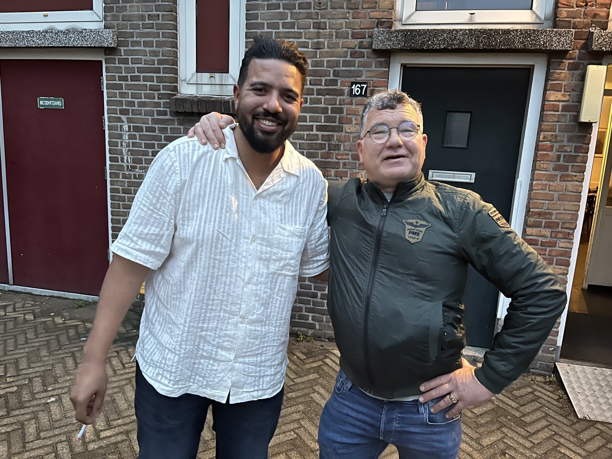 basdebutcher's tweet photo. @Krispijnpunt @thierrybaudet Jonathan, ik zit vandaag je aflevering te luisteren, daar zeg je dat samenwerking ( rechts blok) totaal geen zin heeft. Ben  altijd heel veel met je eens, maar uiteraard niet alles.!  ( gr. van de slager ui Rijnsburg; misschien herinner je me nog) https://t.co/VTQiKddJzG