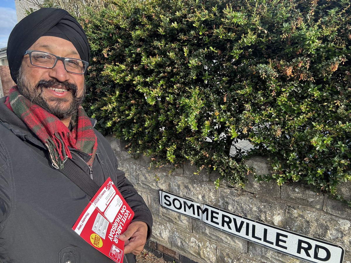 Rupinder2010's tweet photo. Very early morning session in Poets Corner area of Lower Stoke.  Few smiles and waves from our fantastic residents. Many thanks to everyone!! @covlabourparty campaign for @UKLabour carry on. #ThinkLocalVoteLocalVoteLabour https://t.co/IWvuvKYI9I