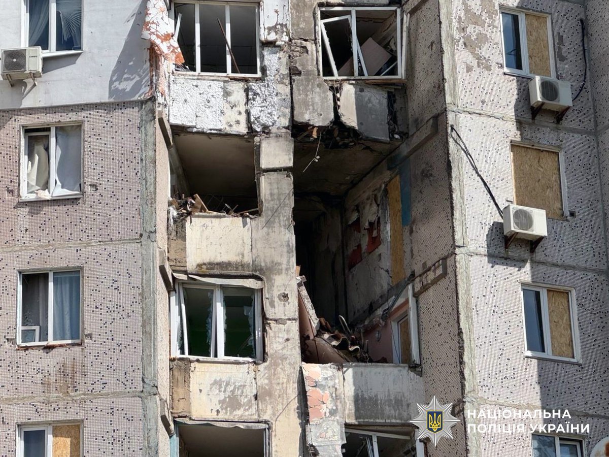 polxerson's tweet image. 🔻 Двоє загиблих та троє поранених мирних жителів: поліція фіксує наслідки російських обстрілів Херсонщини

🔗 Деталі: lnk.ua/OrwGsPSh0

#stoprussia #поліція_на_війні #Ukraine #Kherson #news #police