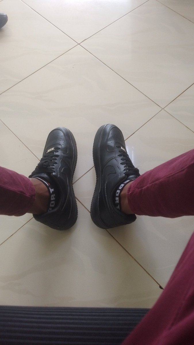 Eliwhite24's tweet photo. What's on your feet ? https://t.co/DzW0npRFpy
