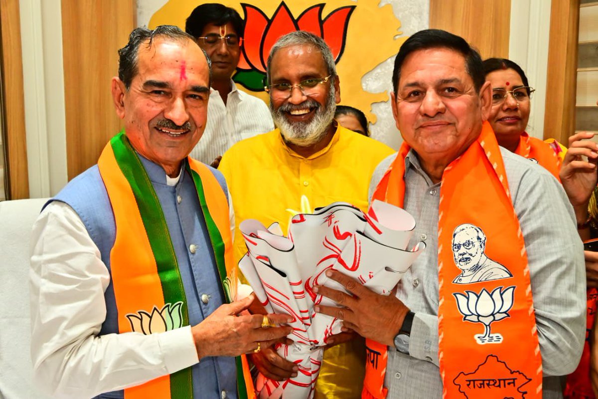 rajendrabhamboo's tweet photo. पश्चिम बंगाल, असम व पुदुचेरी में भारतीय जनता पार्टी की ऐतिहासिक जीत के उपलक्ष्य में प्रदेश भाजपा कार्यालय पहुंचकर प्रदेश अध्यक्ष श्री मदन राठौड़ जी से मुलाकात की और उन्हें हार्दिक बधाई एवं शुभकामनाएं दीं।

@madanrrathore @BJP4Rajasthan https://t.co/XvlAY7MT9l