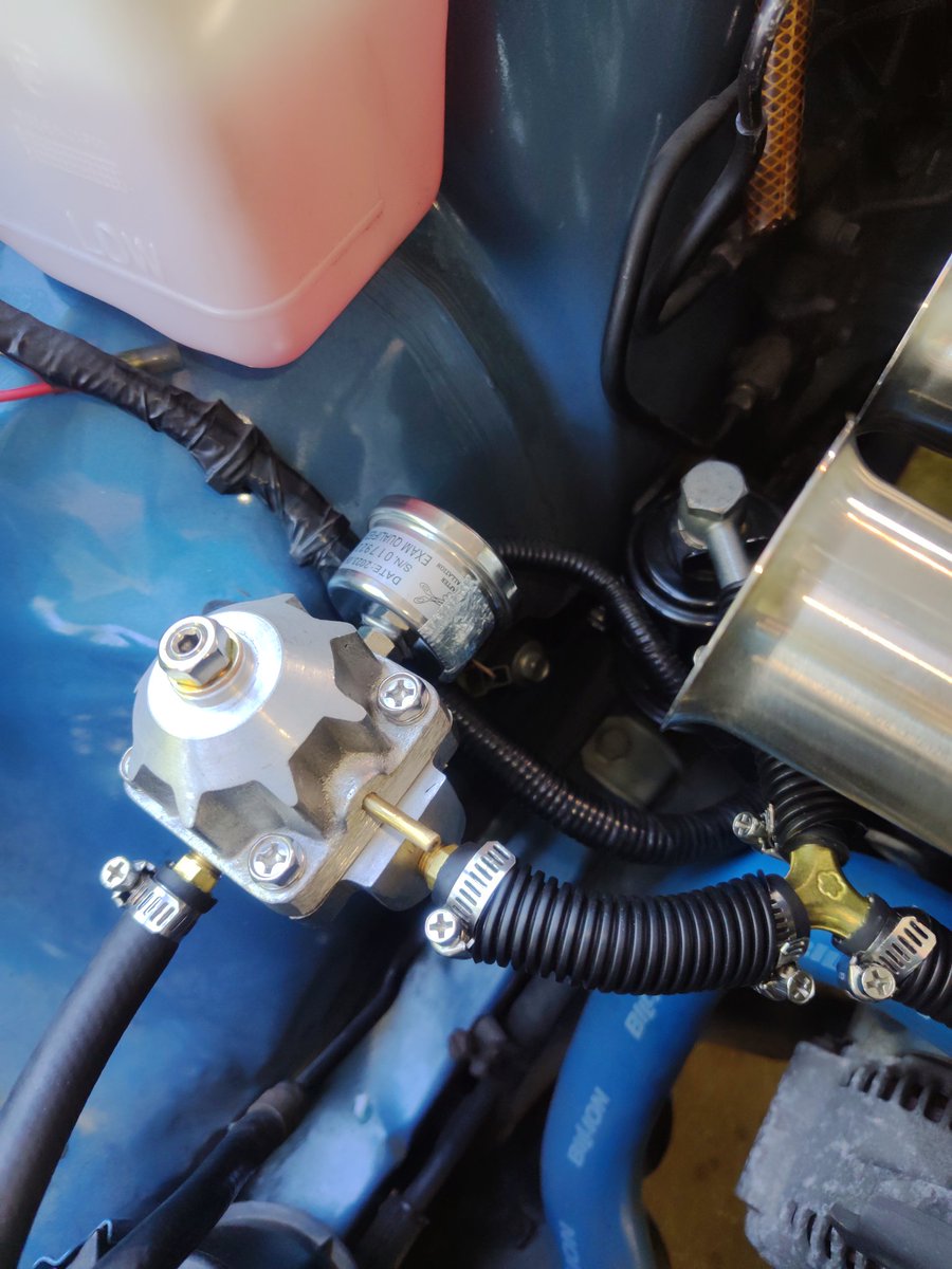 ハチロクキャブ仕様！
点火時期スロポジ制御です。

令和の時代にキャブ仕様が存在する。

たまりませんね〜　。
※燃費悪いよ（笑）