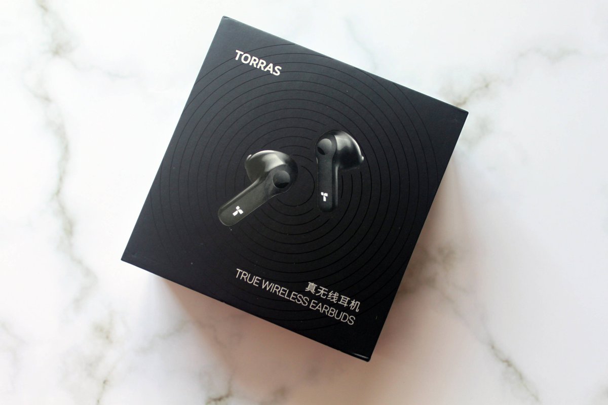Fiblob's tweet image. Unboxed my new [product type, e.g., wireless earbuds]! Tiny, sleek, u0026 sounds chef’s kiss  Perfect for on-the-go vibes. Who’s jealous  #Unboxing #TechLove