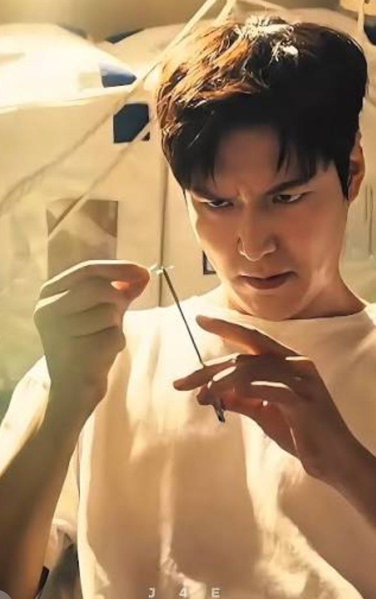 If you just watch #WhenTheStarsGossip you probably won’t really “see” it. 
Some stories have to be felt. 
It’s ok…we don’t have all the same taste, the same heart nor the same brain…to FEEL what must be felt.
#LeeMinHo creates feelings!
Only if you feel him you’ll understand!