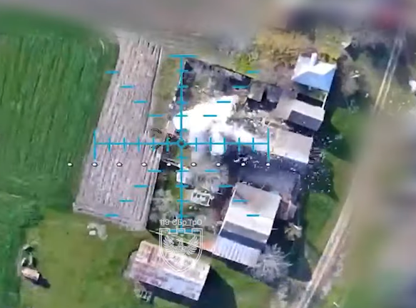 SumchaninOSINT's tweet photo. The 119th Brigade of the Armed Forces of Ukraine hits a house in Ryasne
50.69208, 35.38884
Source:https://t.co/DIFyrATr7z
@UAControlMap @ukrliberation @giK1893 https://t.co/btWRzBEH74