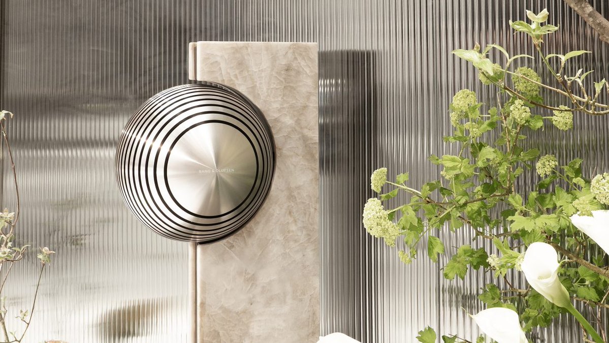 2NMPConcept's tweet image. Italian stone brand Antolini has teamed up with Bang &amp;amp; Olufsen to create #outdoor #speaker explores "sound as an architectural language".
#installation Milan Design Week
Beosound Haven speaker by Bang &amp;amp; Olufsen and Antolini share.google/LOTEdsDLwwO9Ud…