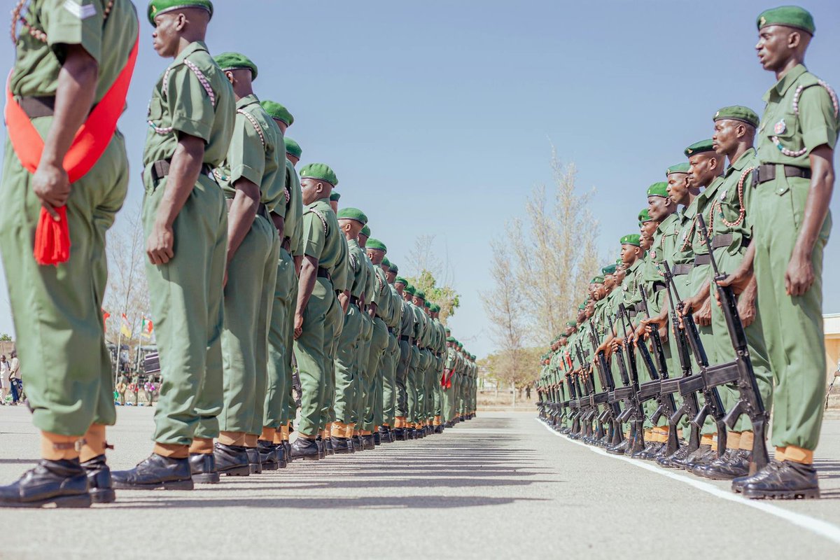 Coup de théâtre au Mali : Assimi Goïta cumule les pouvoirs en prenant personnellement les rênes de la Défense. Une concentration du pouvoir qui dessine les contours d'une transition de plus en plus a… #Afrique #Geopolitique #Aes #AssimiGoita #Bamako africtelegraph.com/blog/mali-assi…