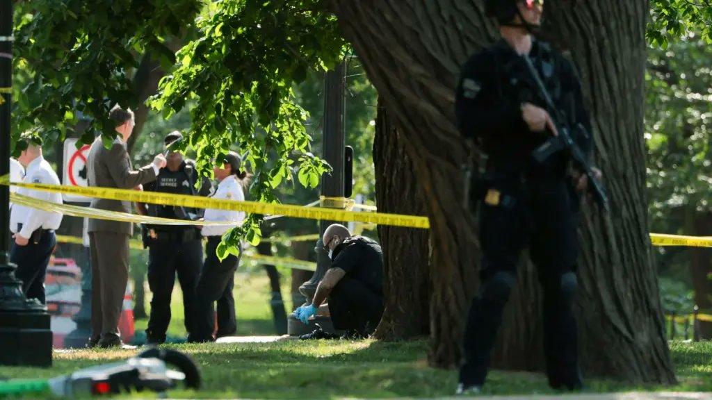 Resulta herido hombre que intentaría un ataque contra JD Vance, el vicepresidente de EEUU fotuto.net/resulta-herido…