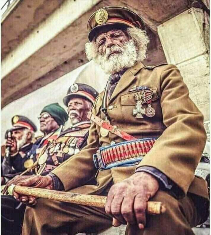 Hailekirkos's tweet photo. ጀግኖች ሞተውላት 
በመርዝ ጋዝ ነፍረው፤ ተንገብግበው በእሳት 
ዘመን ተገላብጦ፤ እንዴት አቀርቅሬ ባንዲራዬን ላንሳት 
የኢትዮጵያ አርበኖች፤ የጥንት አርበኞች እነ አናብስቱ 
ሲረገጥ ባንዲራው ገና አሁን ሞቱ 💚💛❤️

እንዴት ይገፋል ኢትዮጵያዊነት! https://t.co/UHoeT8FC70