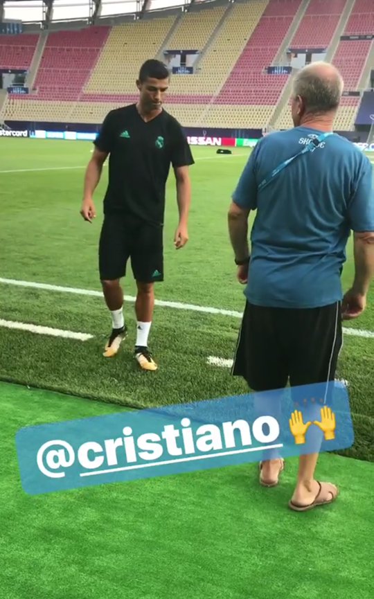 Фстаче tweet media