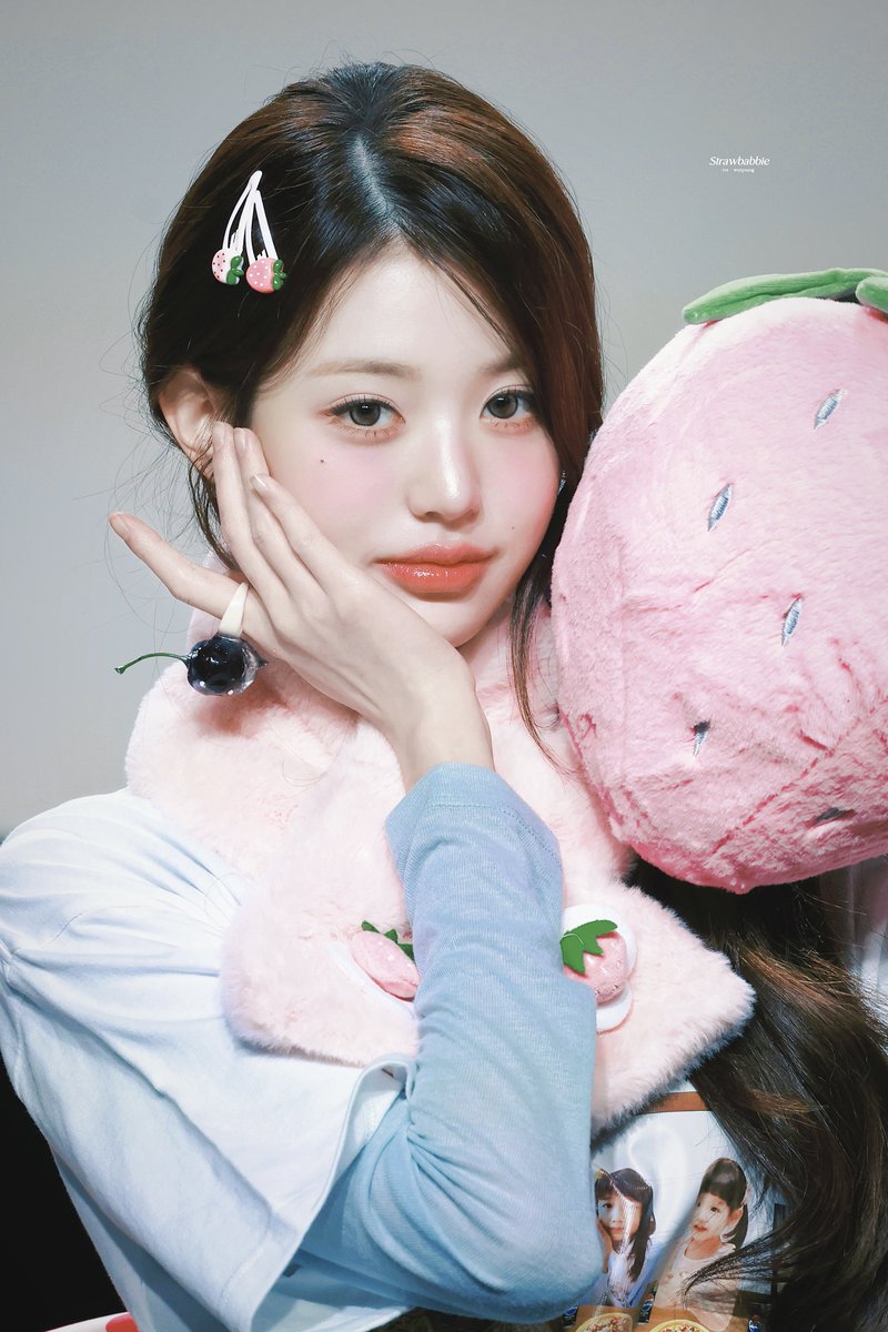 𝑺𝒕𝒓𝒂𝒘𝒃𝒂𝒃𝒃𝒊𝒆🍓 tweet media