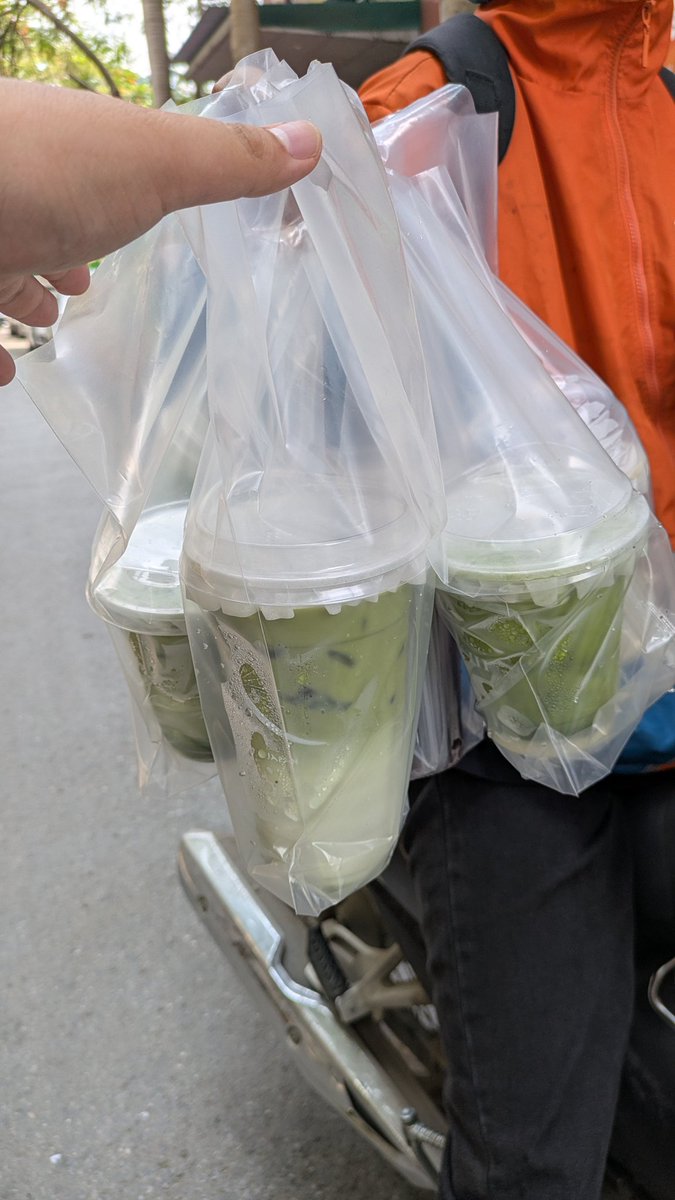 モモとチャイ様⭐︎シャイン1kg2箱、2kg1箱　合計4kg これはえげつない。ドリンクフィーバータイム🧋☕🥤🧃