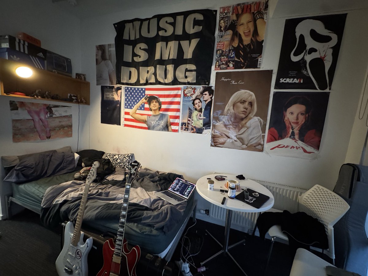 lotsofnik's tweet image. #swag