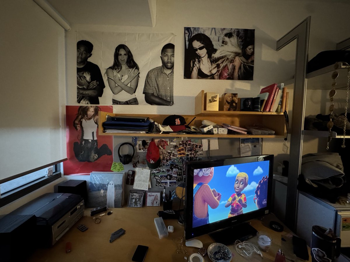 lotsofnik's tweet image. #swag