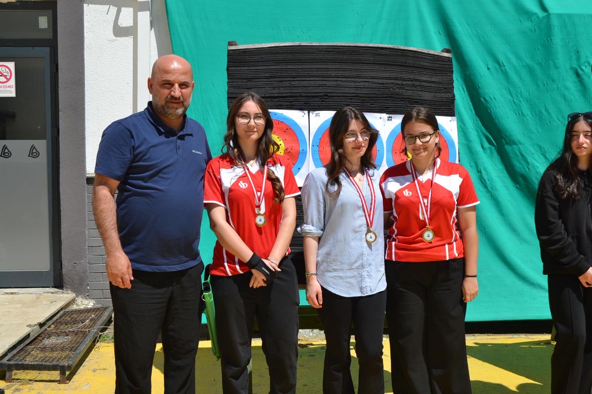 Burak Bora Anadolu Lisesi tweet media