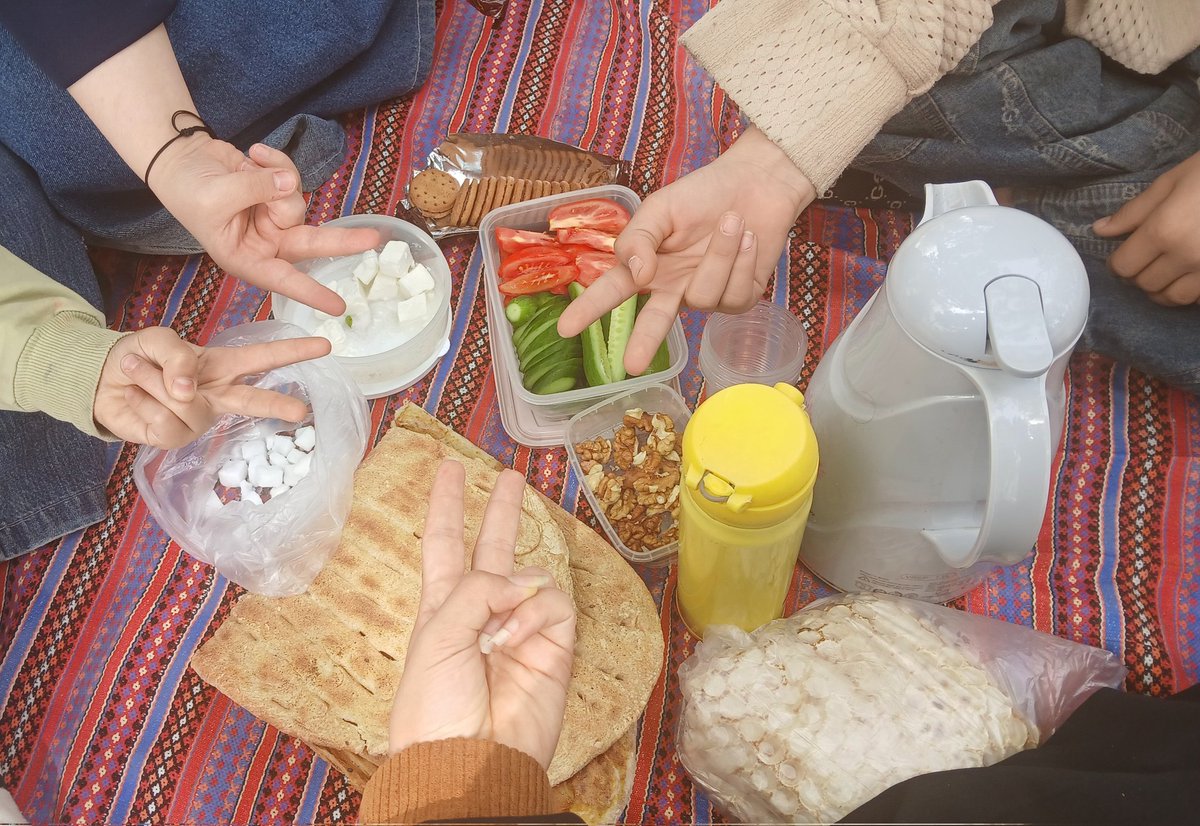 بانوی بی نشان🎒 tweet media
