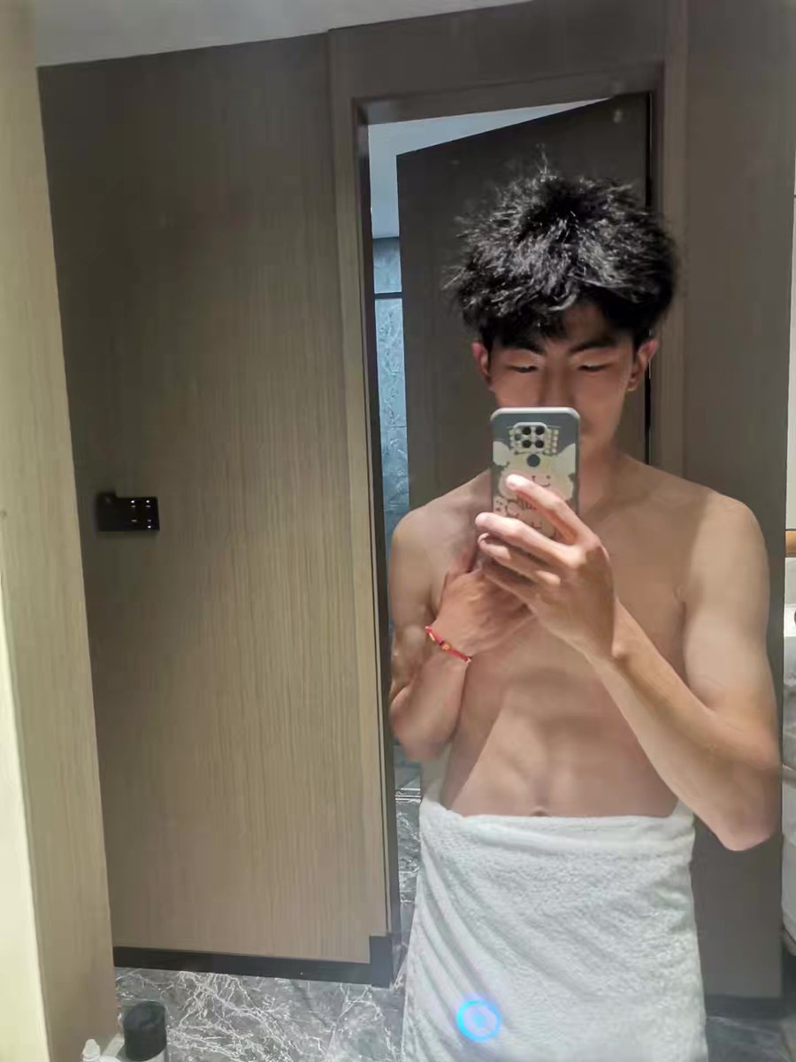 panfyyo's tweet photo. 一直一个人，青岛圈友呢 https://t.co/SpUUX1UtSq