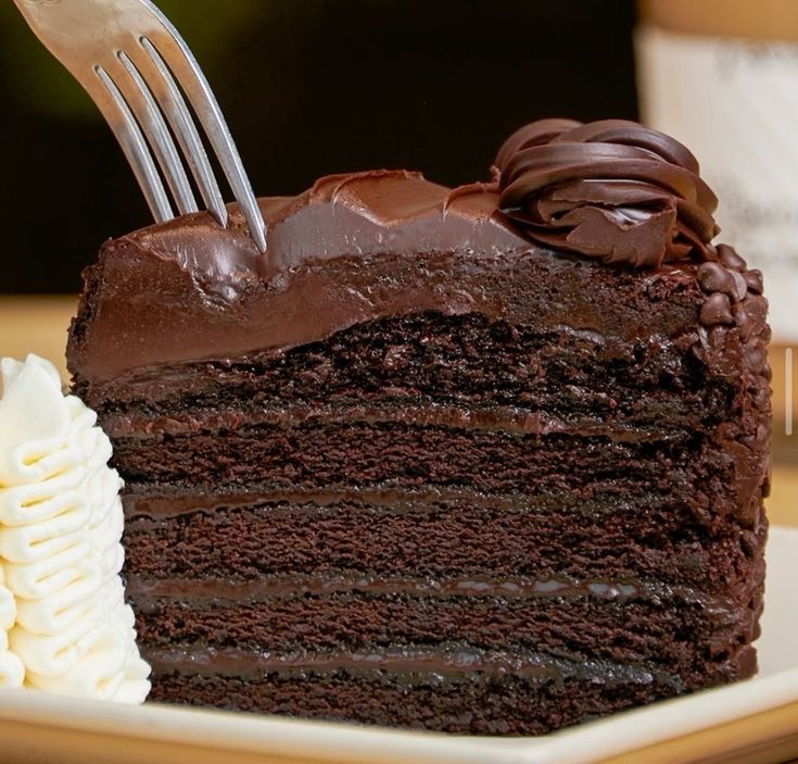 Colorsofnature9's tweet photo. Dark chocolate cake
Yes or no? https://t.co/T9TQ0ZFqvX
