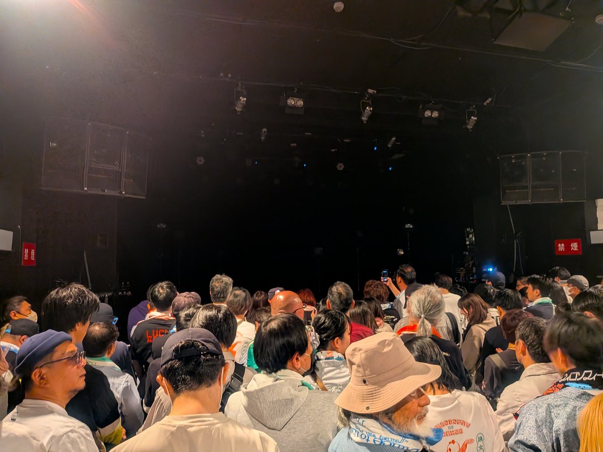 やすくん tweet media