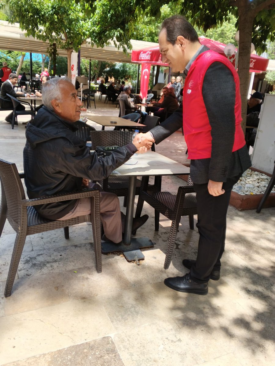 CHPEfeler's tweet image. Genel Başkanımız Sayın Özgür Özel’in örgütlerimize yönelik çağrısı doğrultusunda, Efeler’de çalışmalarımızı daha da güçlendirerek sürdürüyoruz.

#Sahadayız, sokaktayız, milletimizin yanındayız!
#CHP #Aydın #Efeler