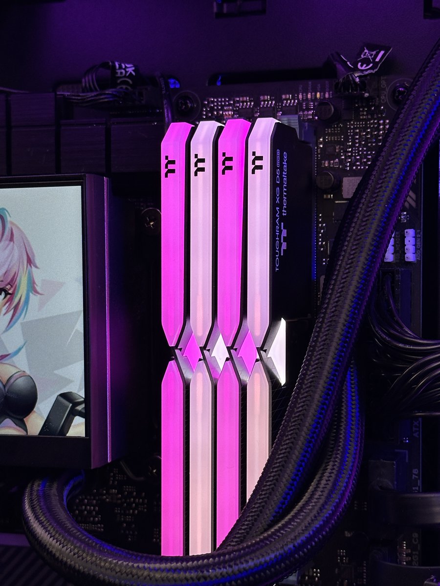 ThermaltakeInc's tweet photo. Pink mode: ON πβ¨
Level up your build with TOUGHRAM XG RGB D5.
Soft glow, sharp performance. Because power can be pretty too. πΈβ‘
π Check it out: https://t.co/j82QRAa2uN
#Thermaltake #toughramxgrgbd5 #memoryddr5 #thermaltakegaming #pcgaming https://t.co/YSjAG1iCK9