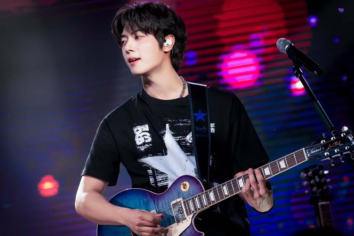 260502 STUDIO WE : LIVE #7

하나같이 위로 스쳐 간 인연이 꼭 너이길ׂ 𓈒 ⋆ ۪˖ɞ

#원위 #강현 #ONEWE #KANGHYUN