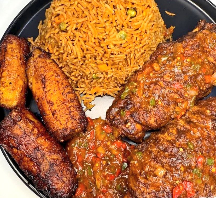 lexithub's tweet image. grab your breakfast now!  😋 

can you pay 60k for this delicious spicy jollof?? 
#breakfast #jollof #food