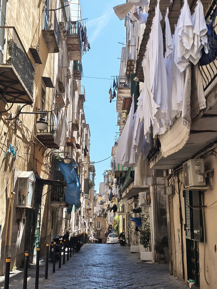 UnaCertaCarmen's tweet image. Buongiorno!
#Napoli Quartieri spagnoli
