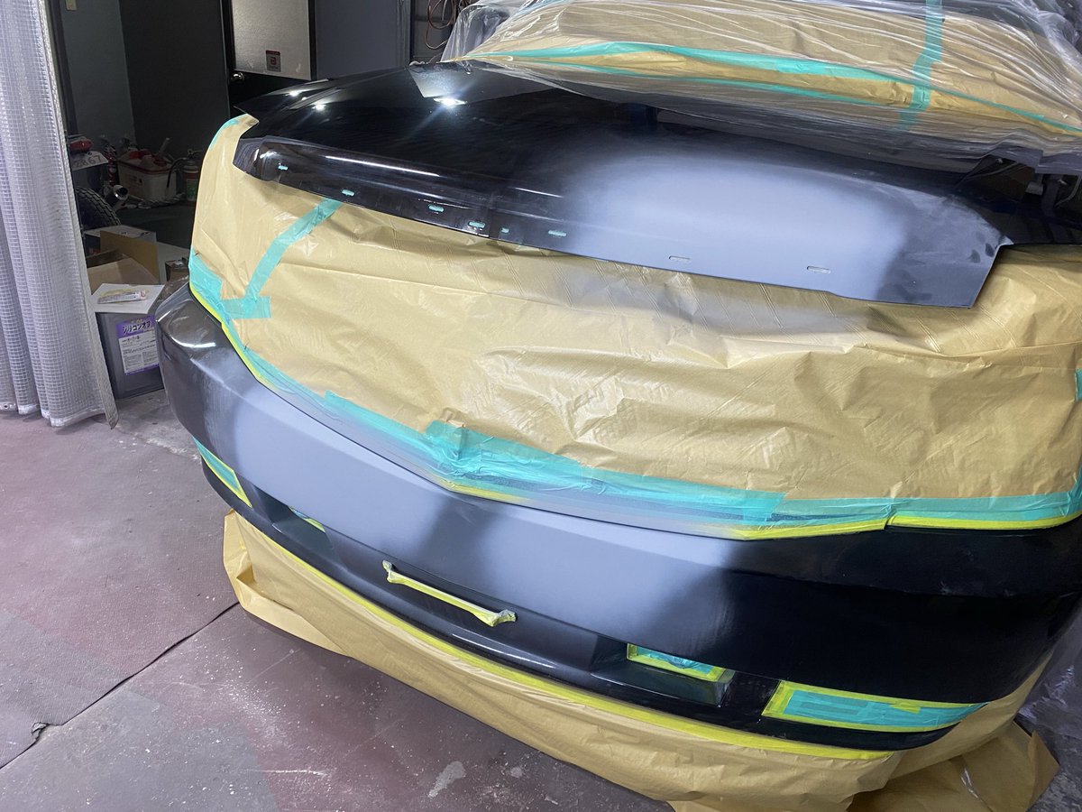 jun1_jj's tweet photo. 材料不足なので余ったパテサフが勿体無いから自分の車もついでに補修しよ🚗 https://t.co/5pkRWlhMGv