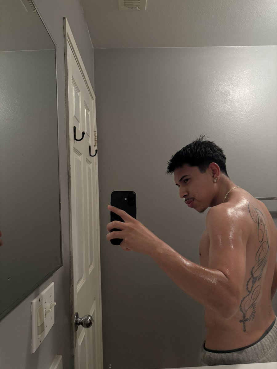 dvmivan's tweet photo. #latino #nsfw #IE #LA https://t.co/iecvY6zTSO