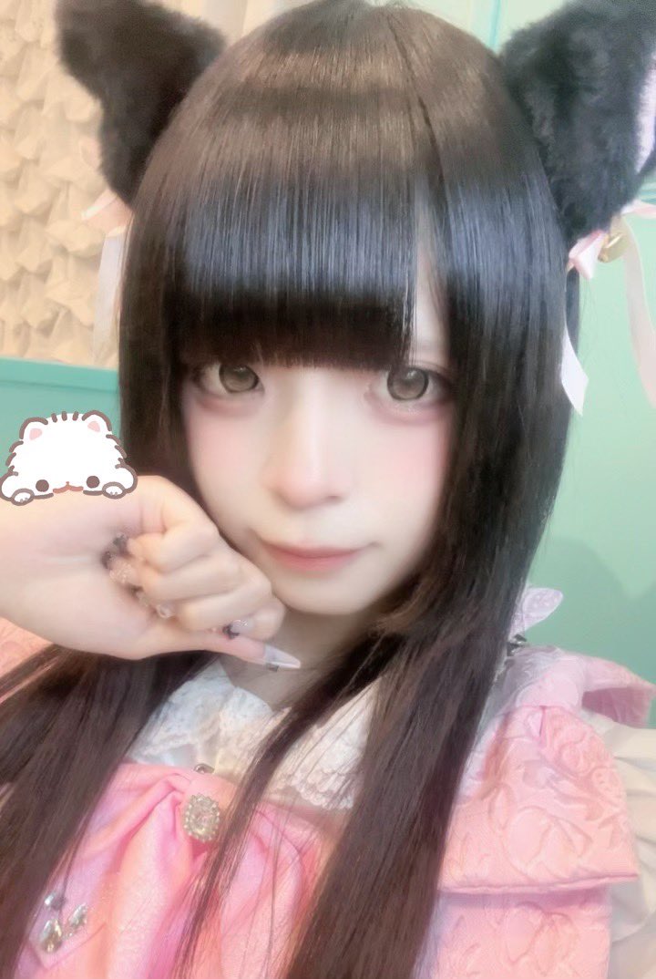 なこ tweet media