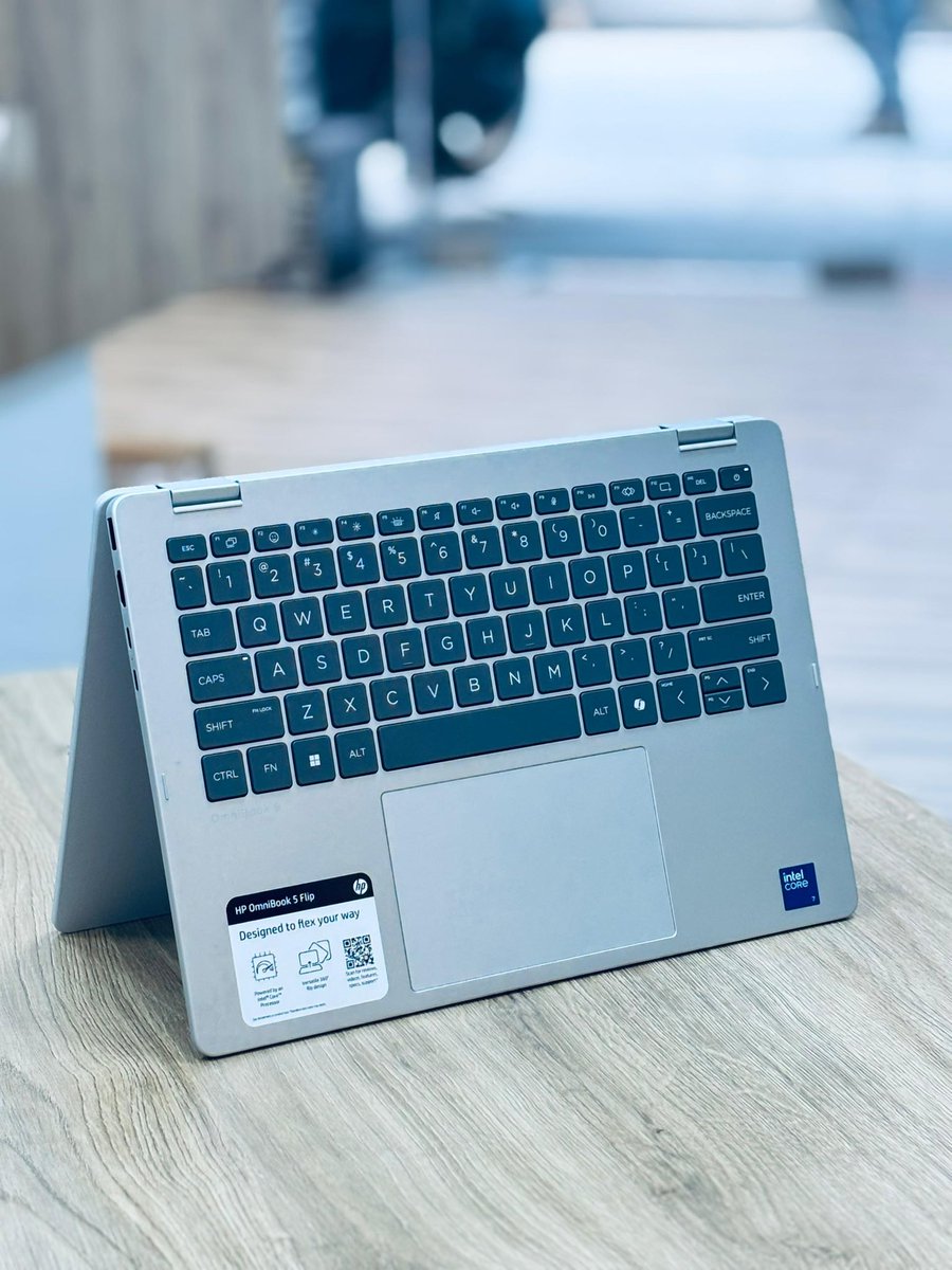samsiria's tweet photo. BRAND NEW 2025/2026 hp omnibook.
CORE 7 
WITH ECO MODE
RAM 16GB
SSD 512GB
X360 rotation
2K display
BACKLIGHT KEYBOARD
BIOMETRIC SENSOR
AI DEDICATED
ONE YEAR WARRANTY

Only Tsh 2,250,000/= https://t.co/xEfMsyraUY