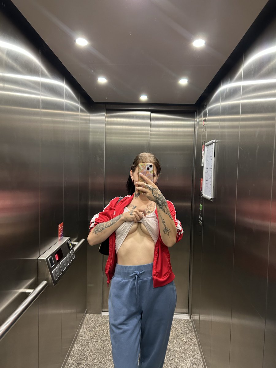 vanessa🤍🐭 tweet media