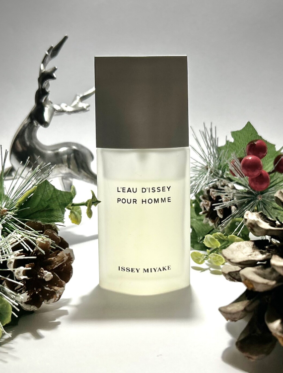 mr__perfumer's tweet photo. One of the best fragrances produced in the 1990s, and a masterpiece by the great Jacques Cavallier, the man who is now the in-house perfumer at the House of Louis Vuitton. https://t.co/GXaaxlpeLs
