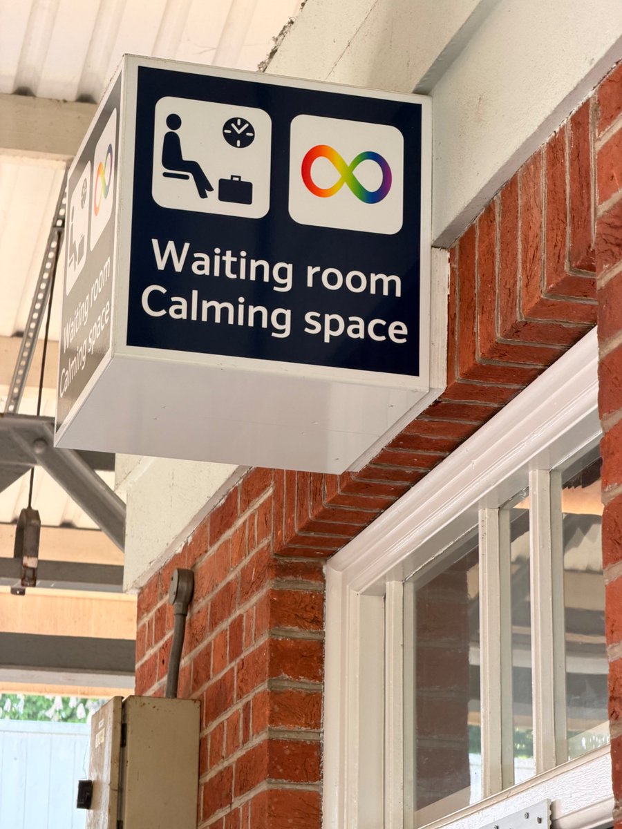 GusWatson's tweet photo. Train is delayed with no suggestion of when it might come. Really need a pee, but platform toilet is shut. Thank fuck they provide this space, or I might have become het up. https://t.co/HkPogDcFBv
