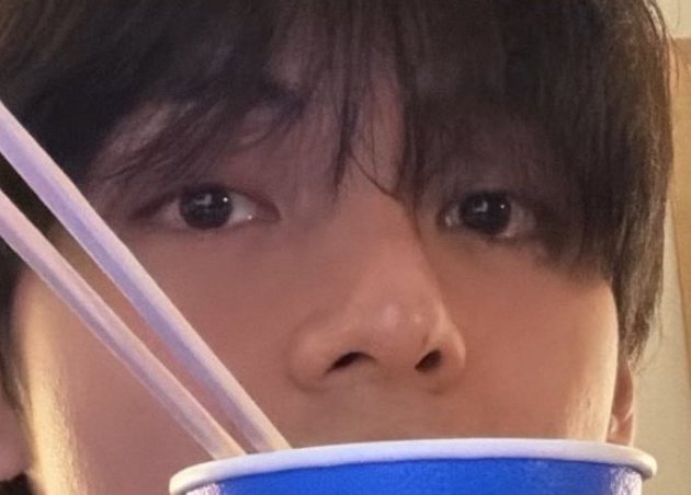 his nose look so boopable 😣