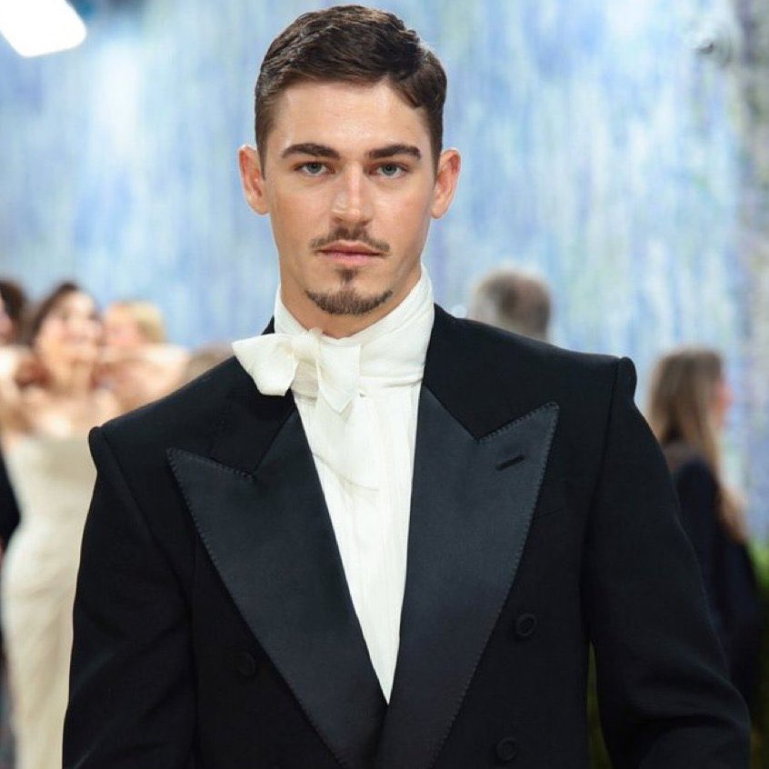 HeroFTDaily's tweet photo. Hero at the #MetGala 🥹 https://t.co/BPRIp9Q18h