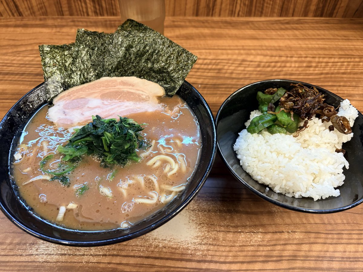 ナインチェ tweet media